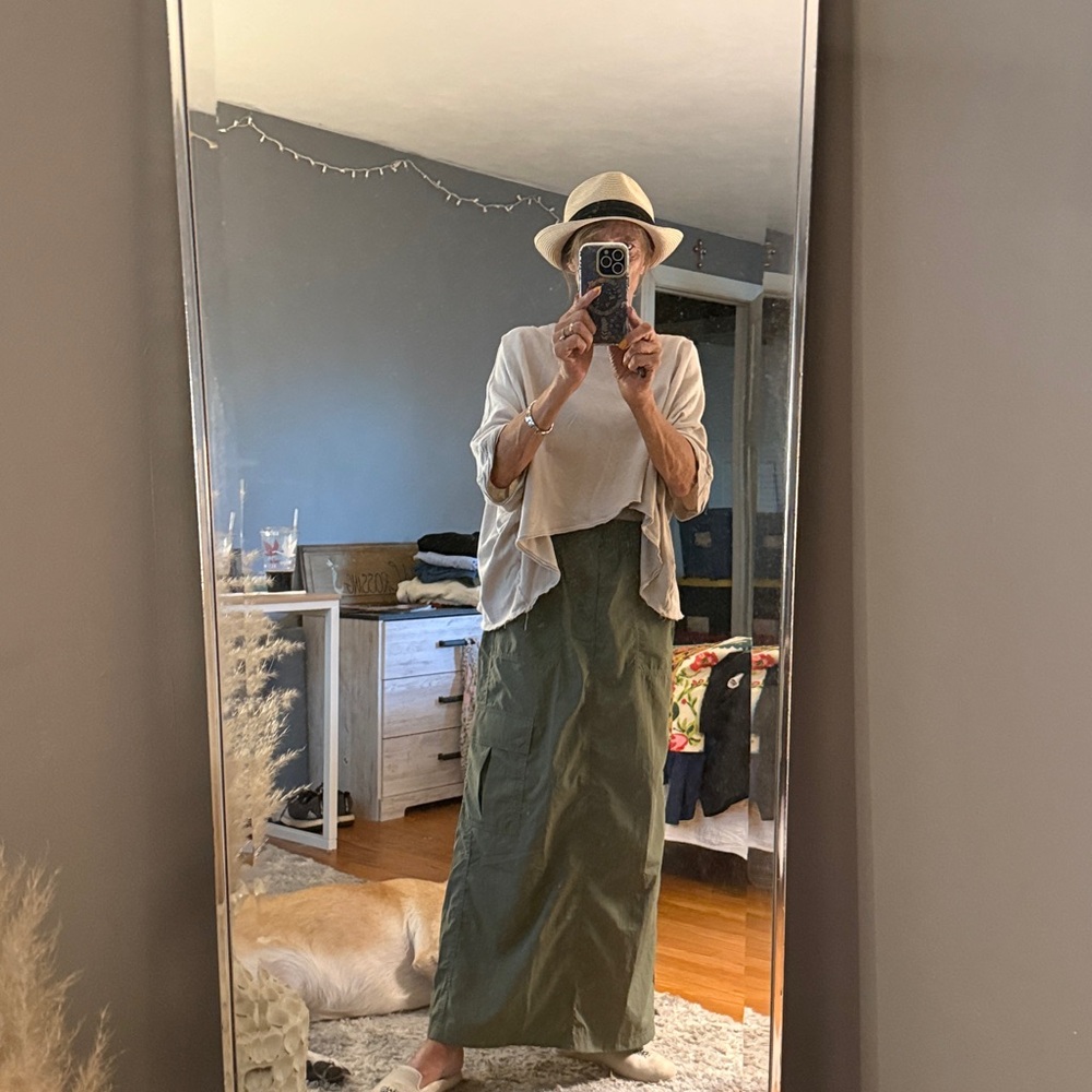 Aerie Olive Green/Black Elastic Waistband Skirt. Olive-XS, Black-S